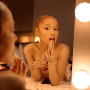 r.e.m. beauty Bundle of 6 Makeup and Skincare Products